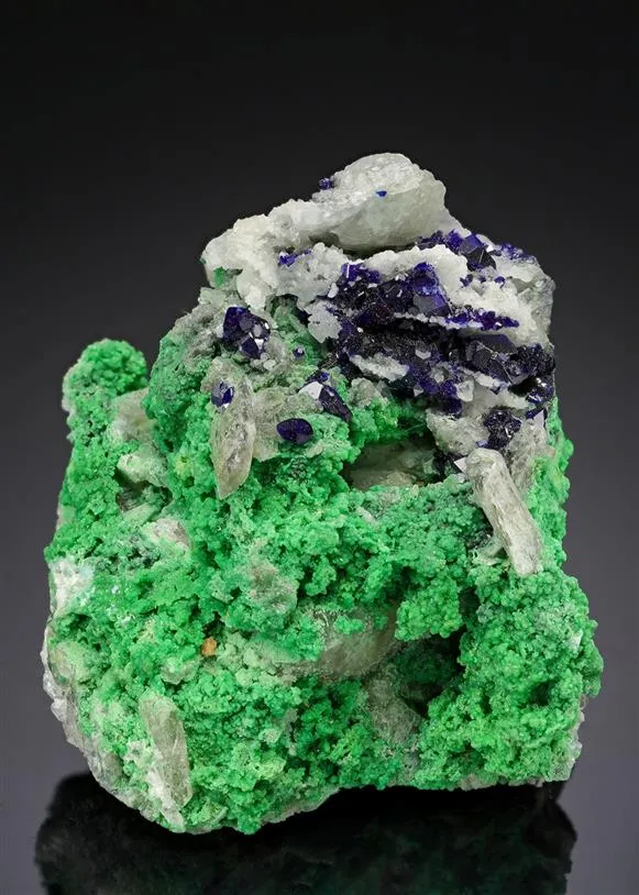Azurite on Arsentsumebite image