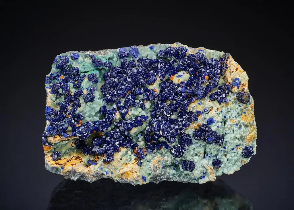 Azurite on Smithsonite image