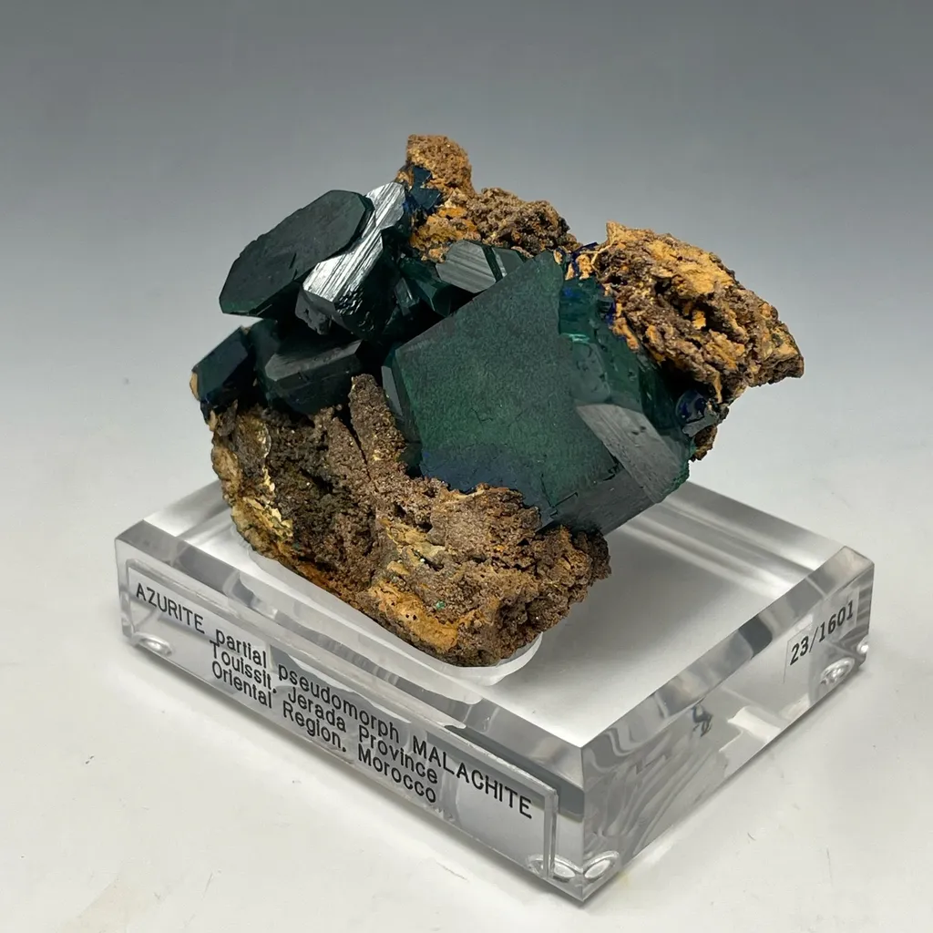 Azurite partial pseudomorph to Malachite - image 4