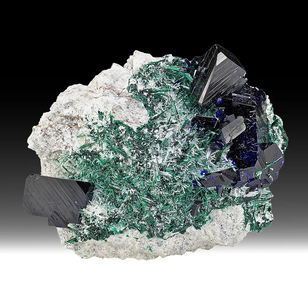 Azurite with Brochantite image