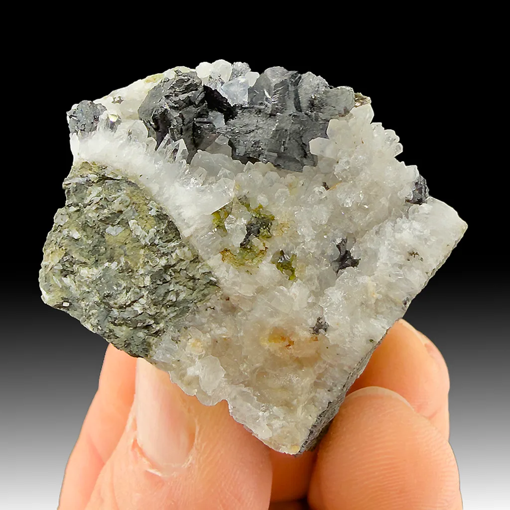Babingtonite image