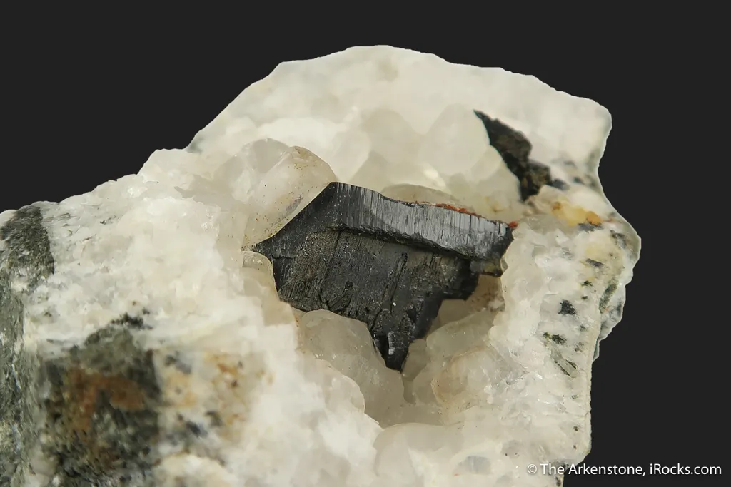 Babingtonite and Calcite - image 4