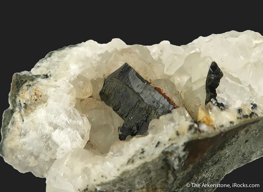 Babingtonite and Calcite - image 3