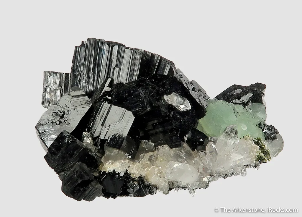Babingtonite and Prehnite on Quartz - image 6