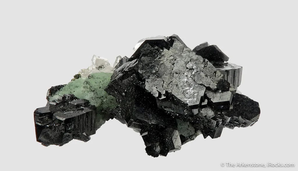 Babingtonite and Prehnite on Quartz - image 4