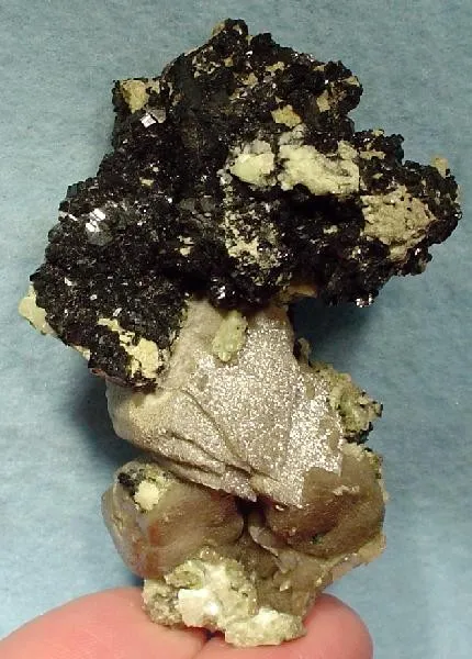Babingtonite, Calcite image