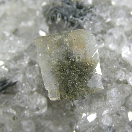 Babingtonite, Calcite, Heulandite-Ca, Quartz - image 3