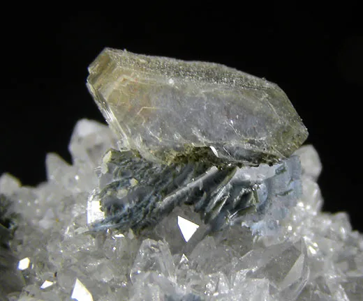 Babingtonite, Calcite, Heulandite-Ca, Quartz - image 4