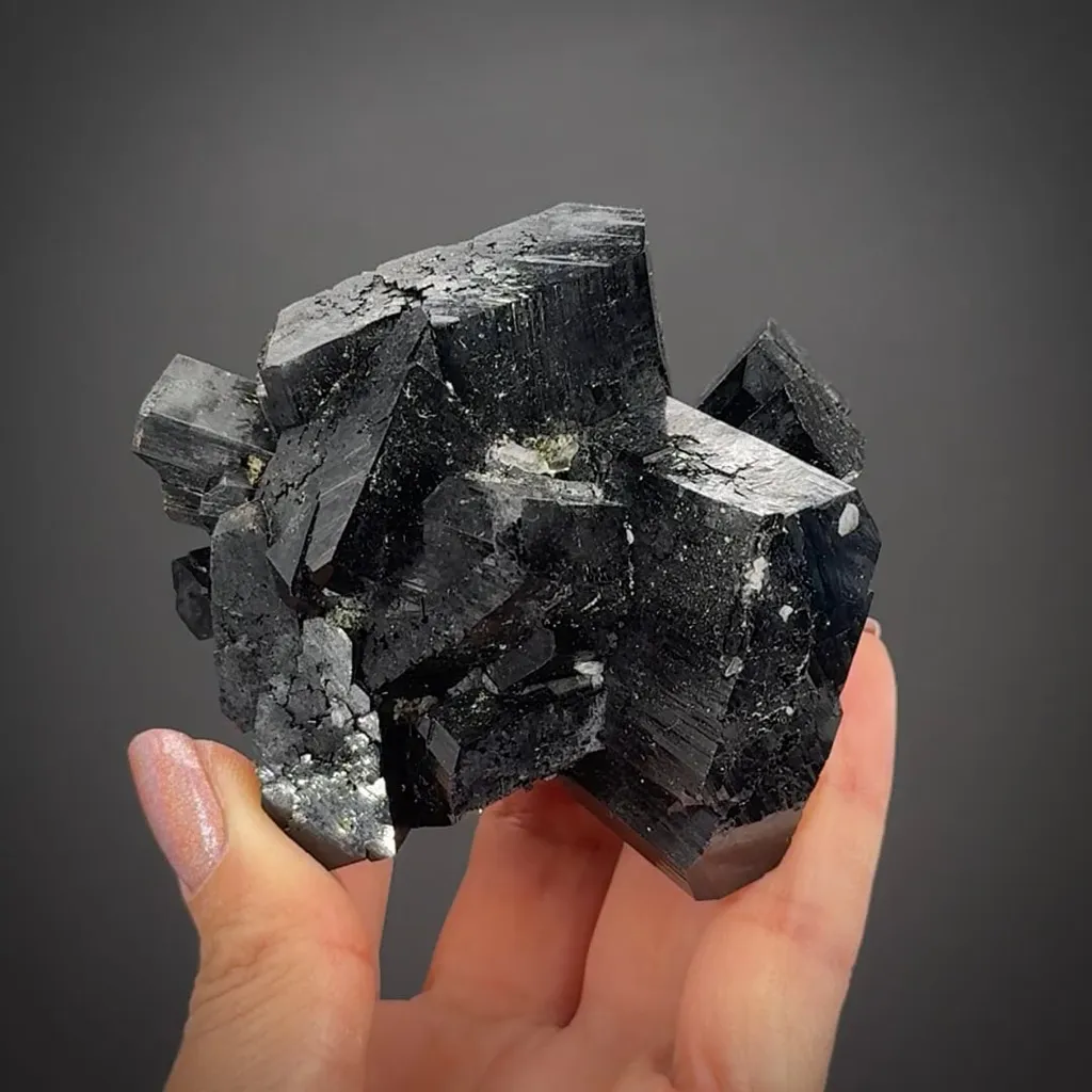 Babingtonite image