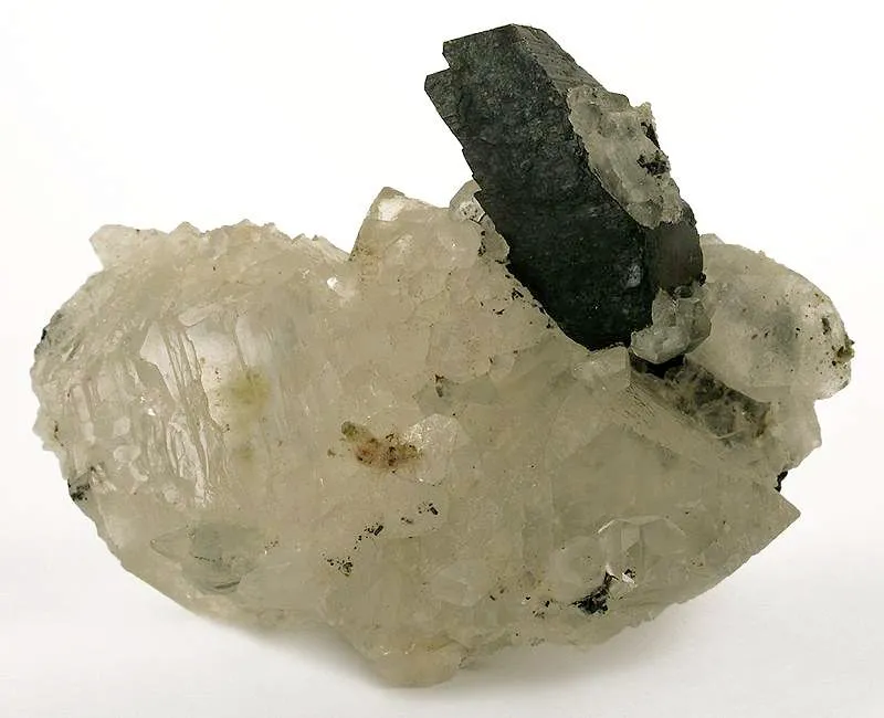 Babingtonite on Calcite - image 1