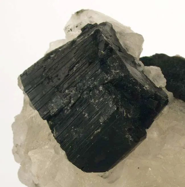 Babingtonite on Calcite - image 3