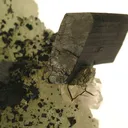 Babingtonite on Prehnite - image 3
