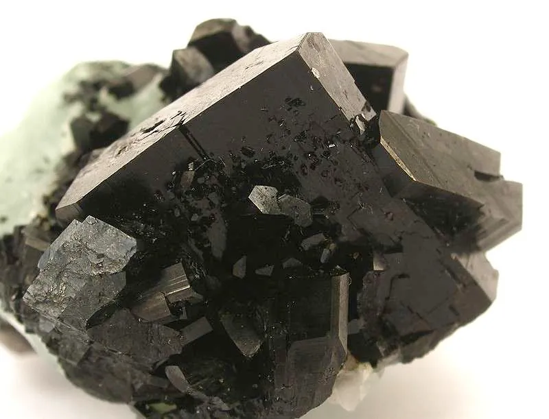 Babingtonite on Prehnite - image 5