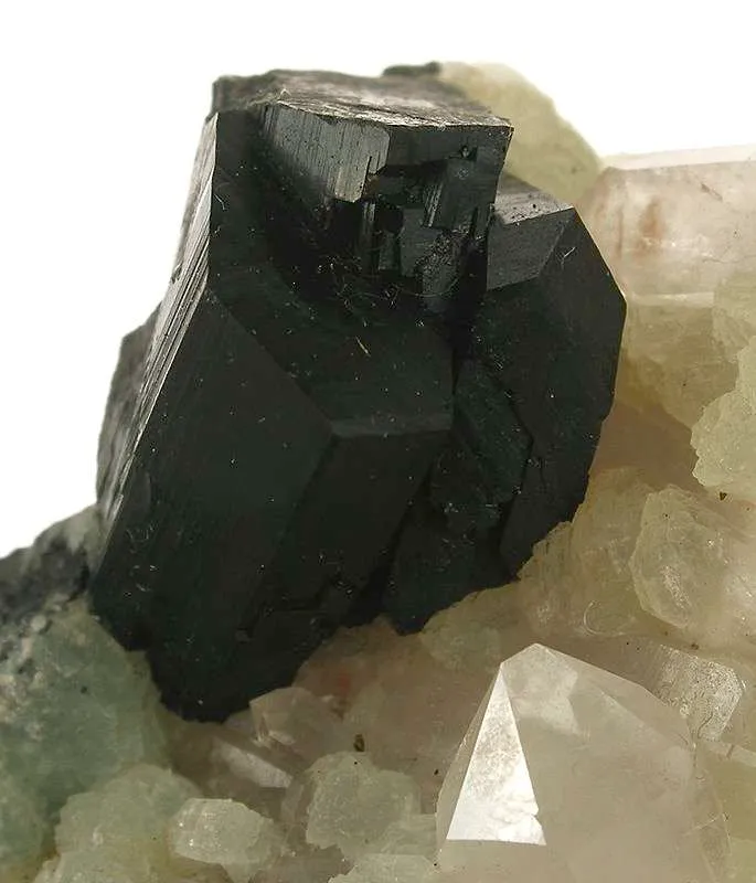 Babingtonite on Prehnite - image 2