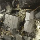 Babingtonite on Prehnite - image 3