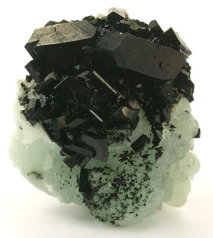 Babingtonite on Prehnite - image 2