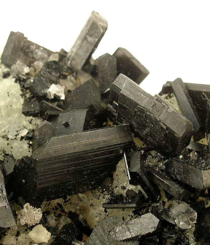 Babingtonite on Prehnite - image 2