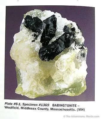 Babingtonite on Prehnite - image 3
