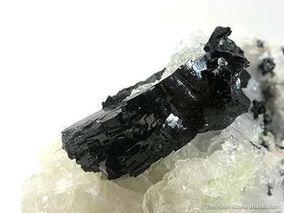 Babingtonite on Prehnite - image 2