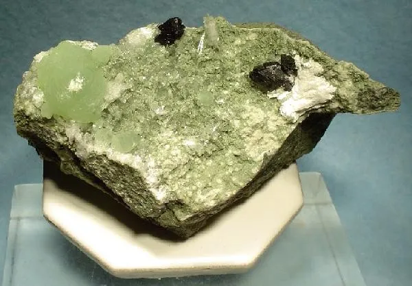 Babingtonite, Prehnite image