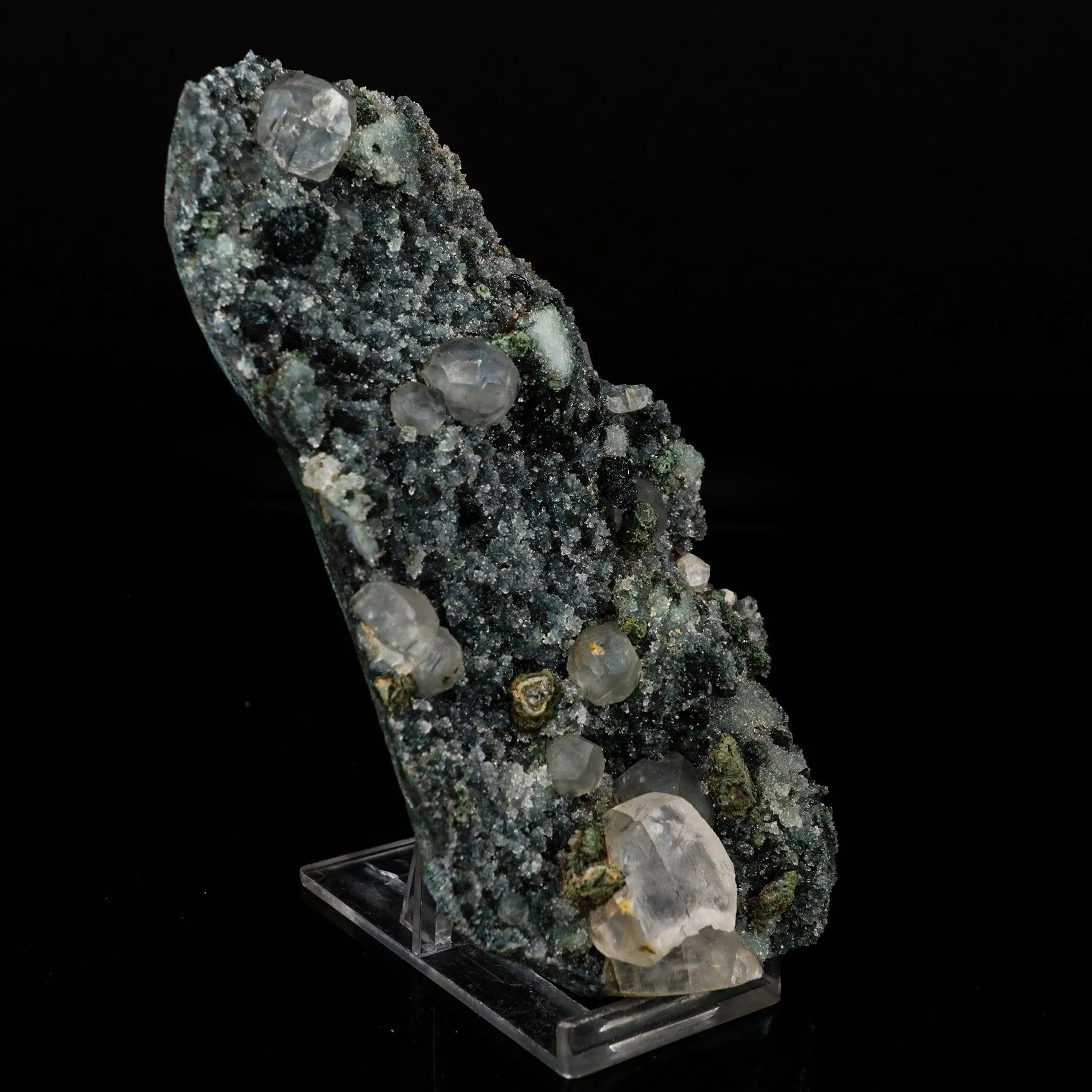 Babingtonite with Apophyllite & Chalcedony Natural Mineral Specimen - image 2