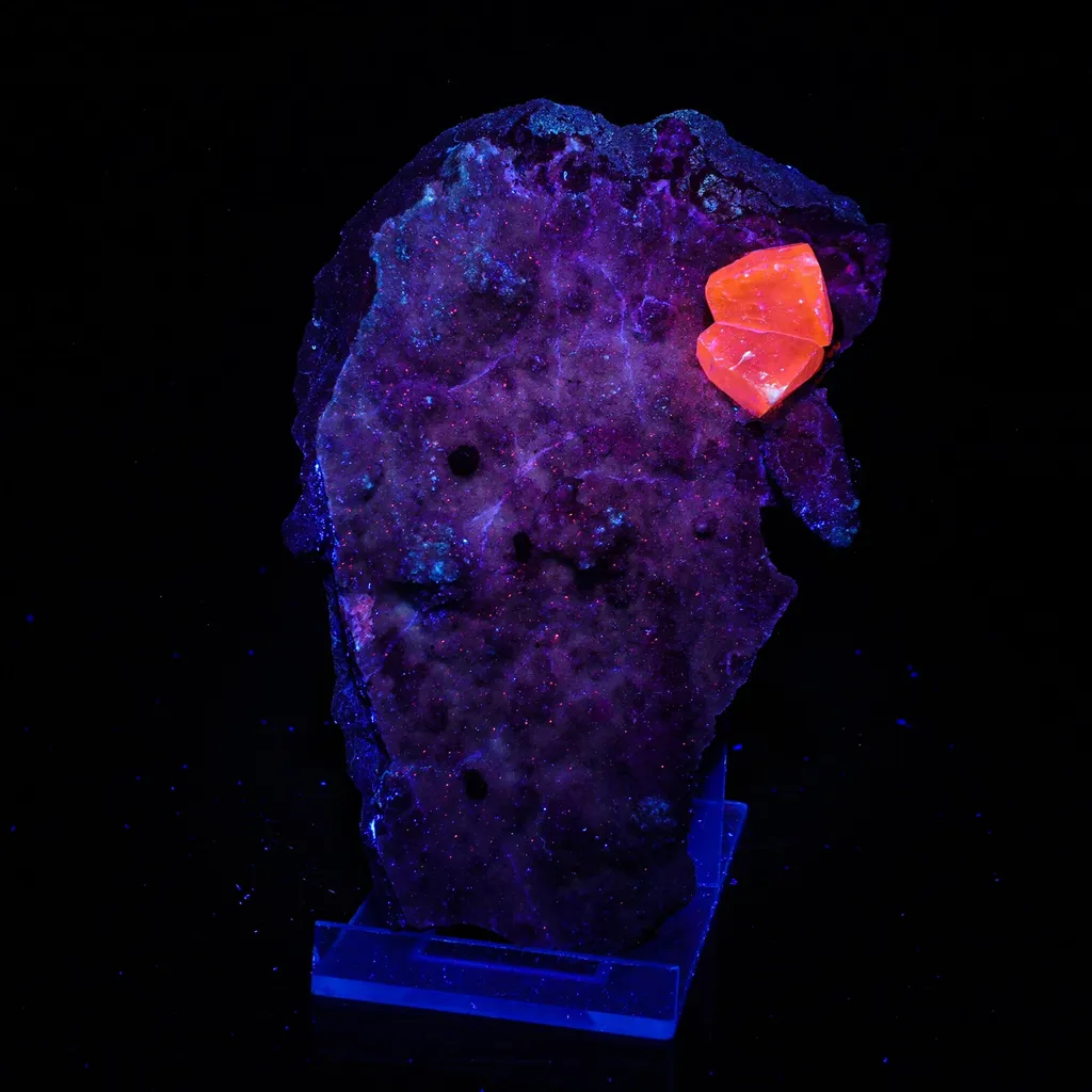 Babingtonite with Apophyllite & Chalcedony Natural Mineral Specimen - image 5
