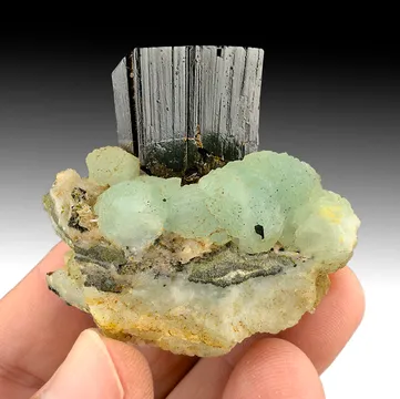 Babingtonite with Prehnite