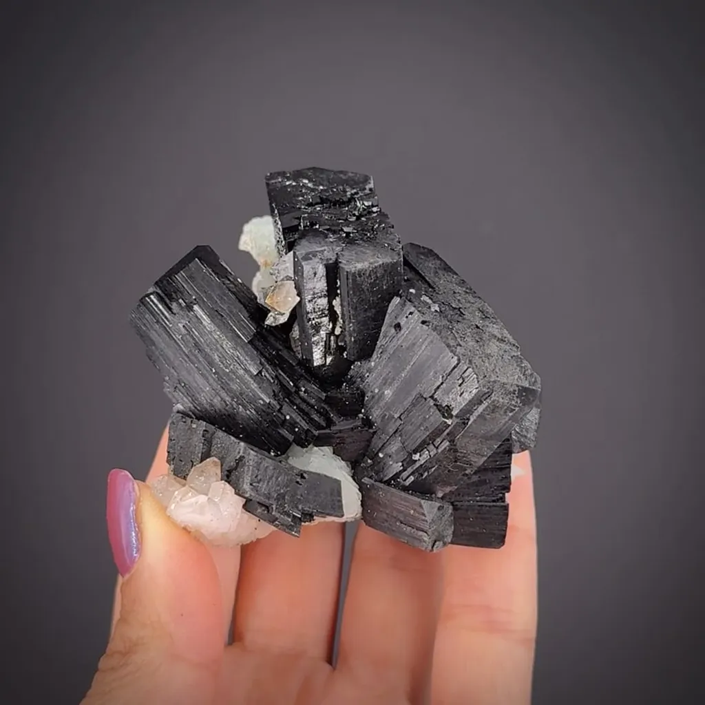 Babingtonite with Prehnite and Quartz