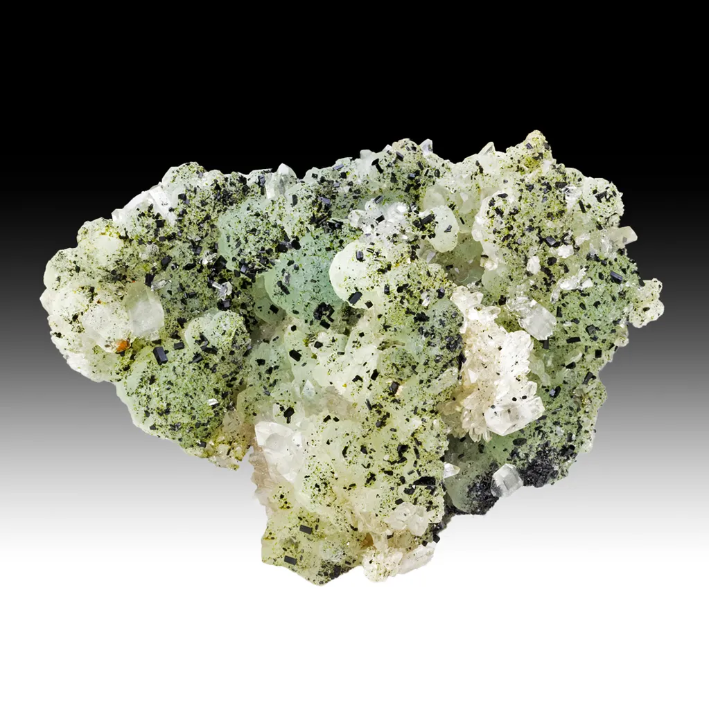 Babingtonite with Prehnite, Quartz image