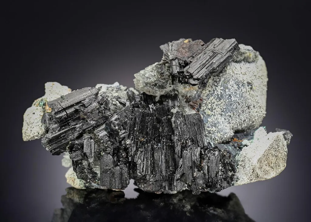 Baddeleyite image