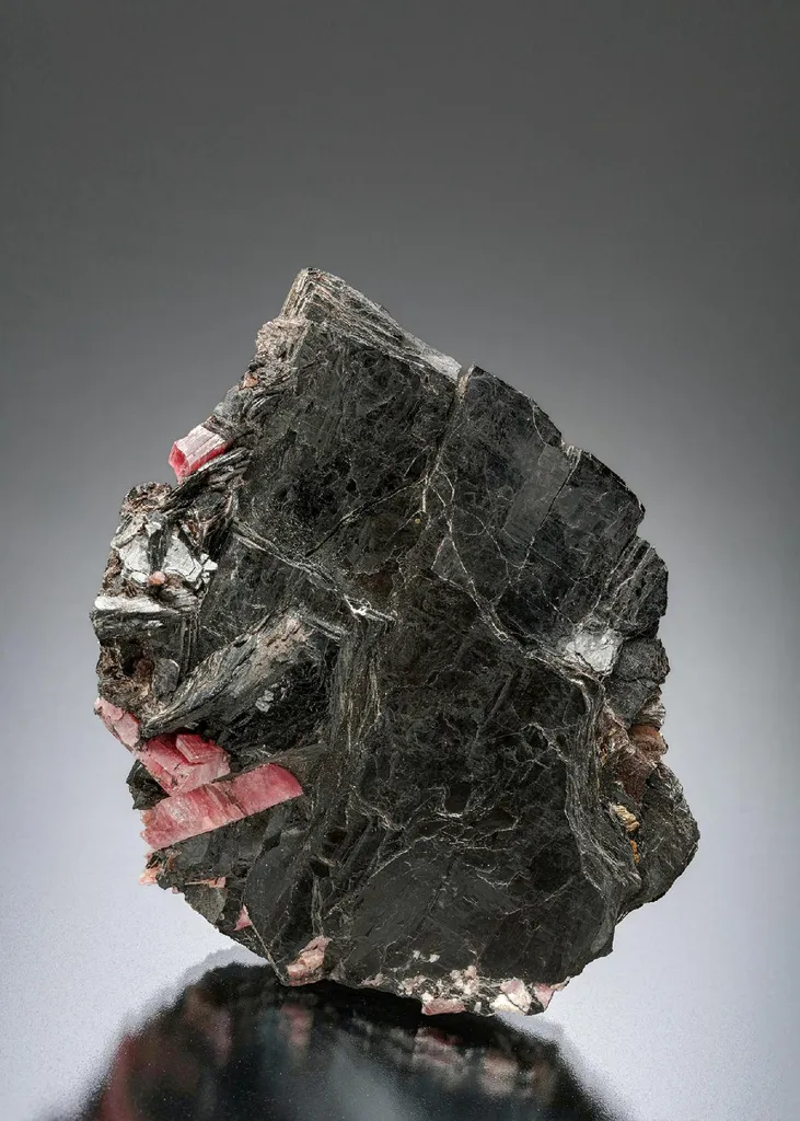 BANNISTERITE with Rhodonite