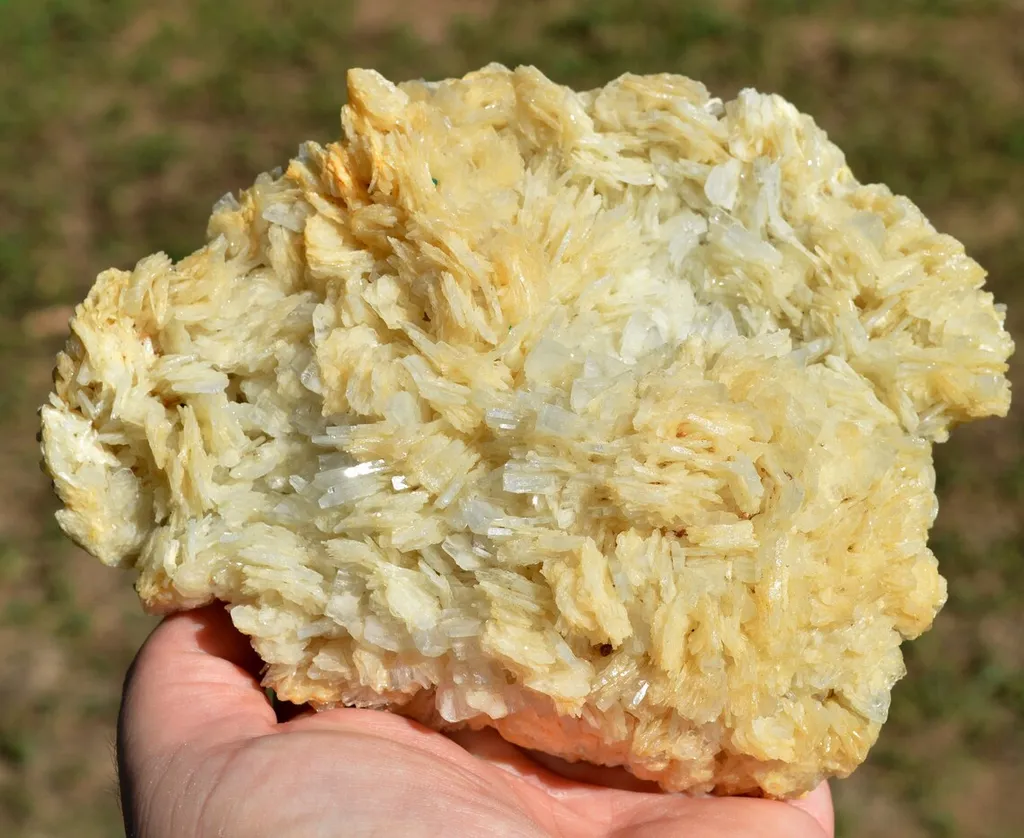 Barite - 1880 grams - Cavnic, Maramureș County, Romania image
