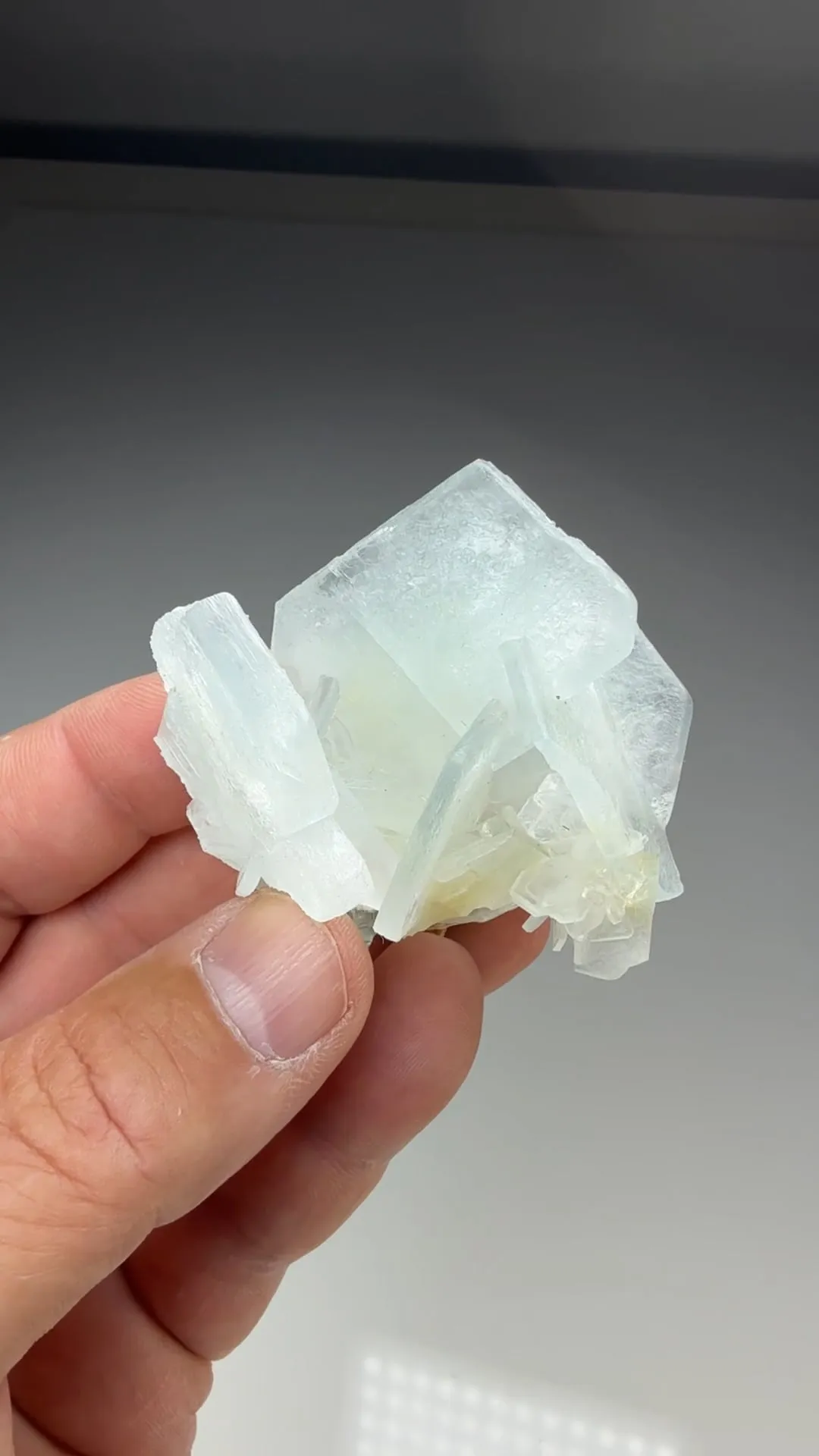 Barite (2211) - image 2