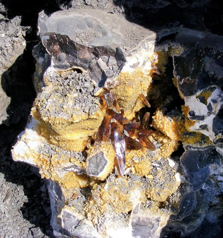 Barite, Calcite image