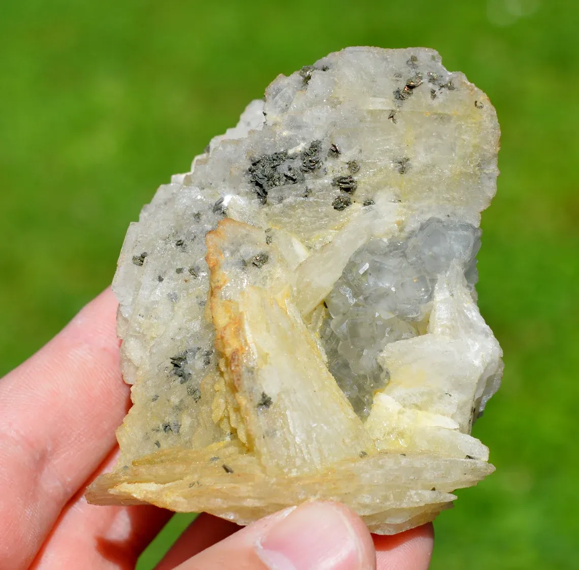 Barite & Fluorite Marcasite - 511 grams - Fontsante Mine, Tanneron, Draguignan, Var, France - image 4