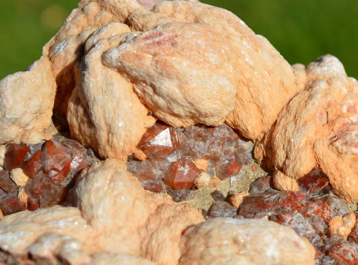 Barite & Hematoid Quartz 2660 grams - Aouli, Mibladen, Aït Oufella Caïdat, Drâa-Tafilalet, Morocco - image 6