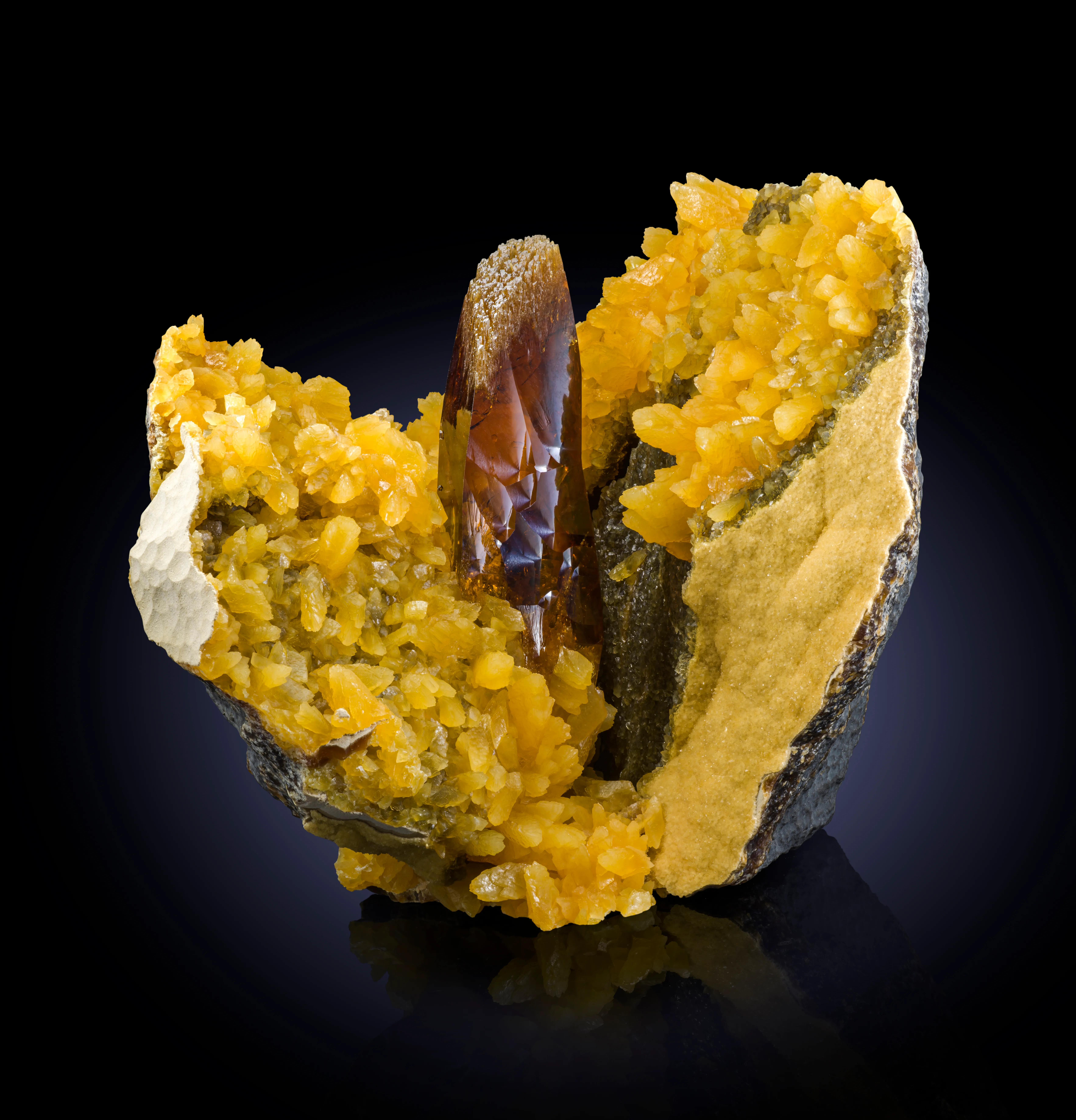 Barite on Calcite - image 1