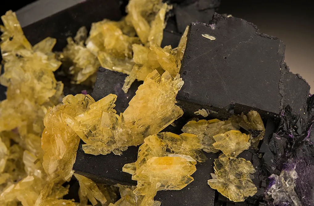 Barite on Fluorite - image 3