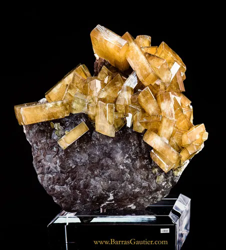 Barite on Fluorite - image 3