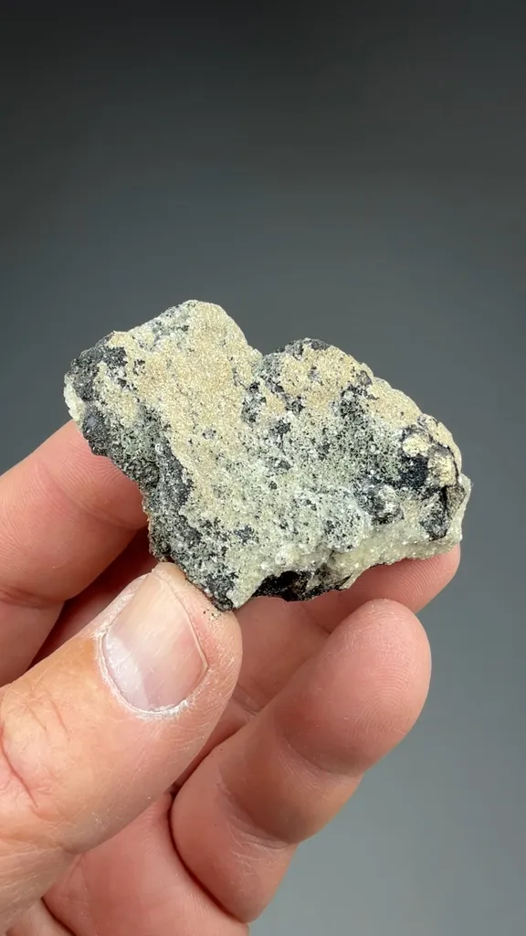 Barite on Manganese Oxide - image 2