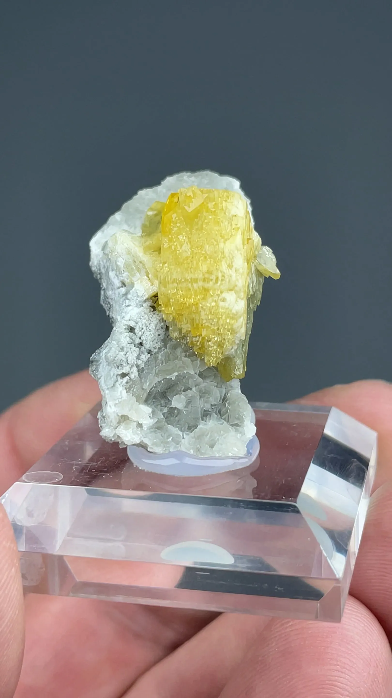 Barite with Calcite - image 2