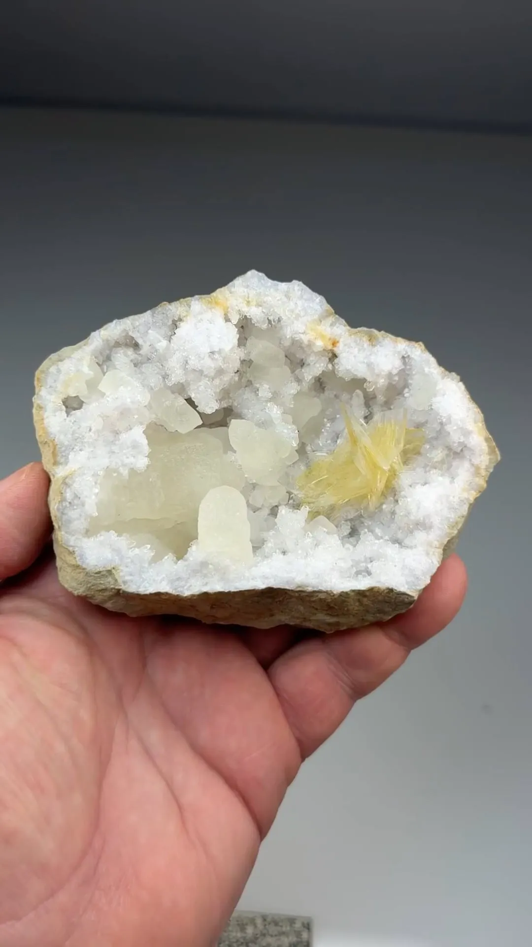 Barite with Calcite, Quartz (2059) - image 2