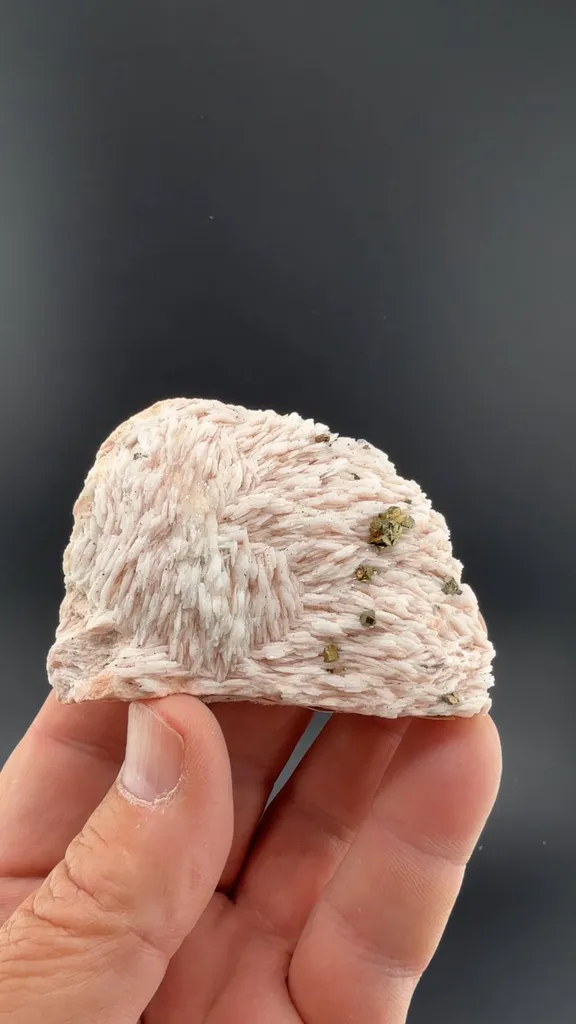 Barite with Chalcopyrite image