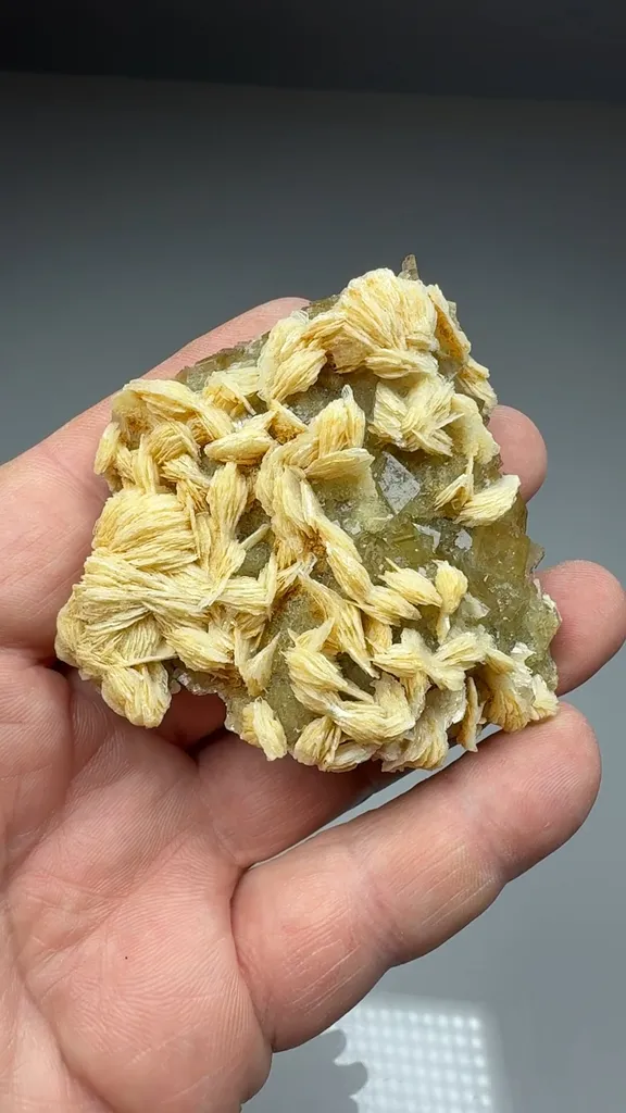 Barite with Fluorite - image 2