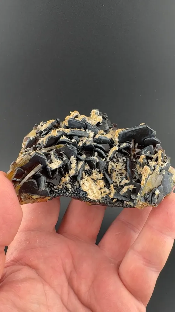 Barite with Goethite, Calcite image