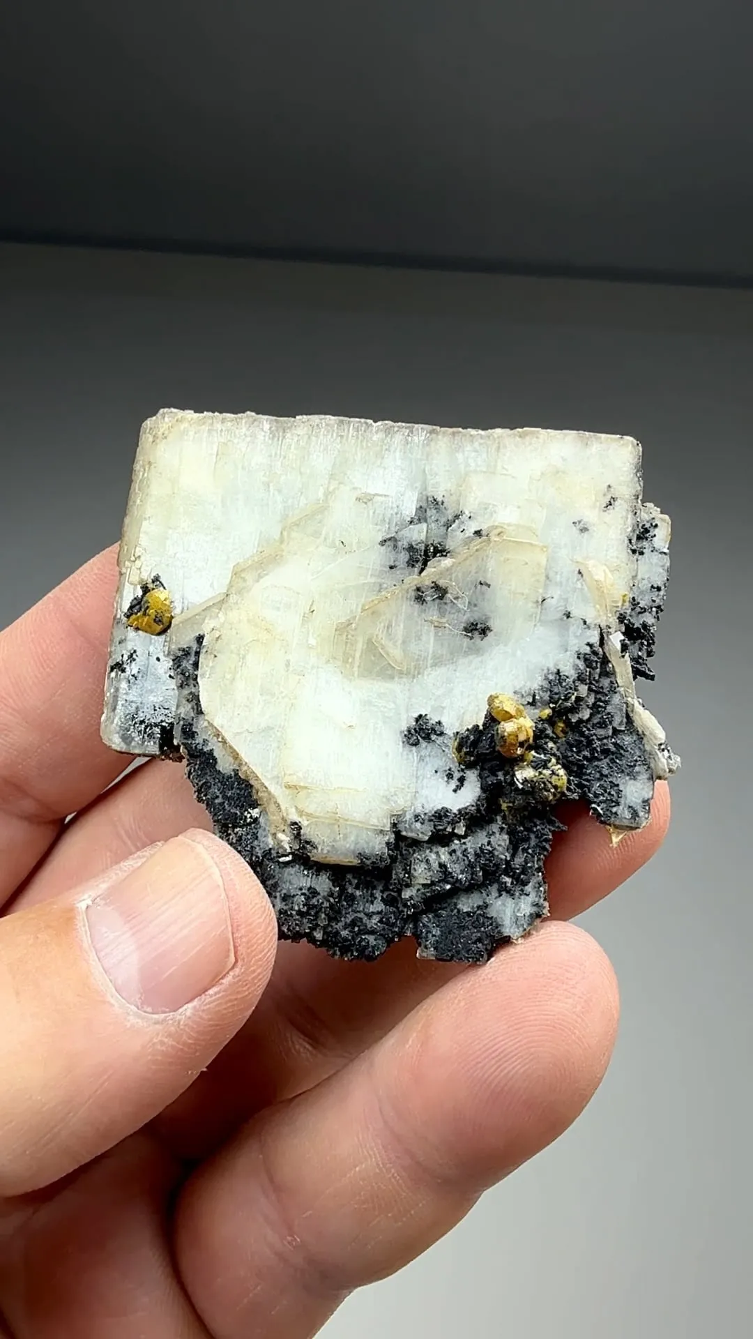 Barite with Mimetite (806) - image 2