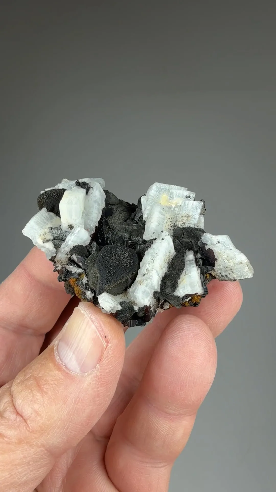 Barite with Pyrolusite - image 2