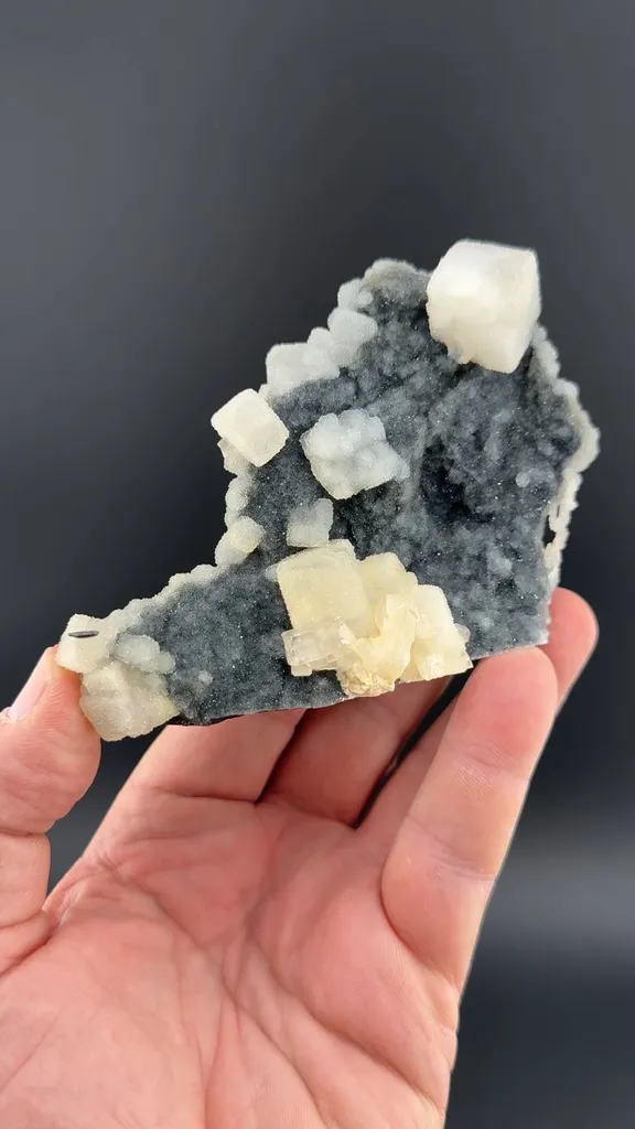 Barite with Quartz, Pyrrhotite image