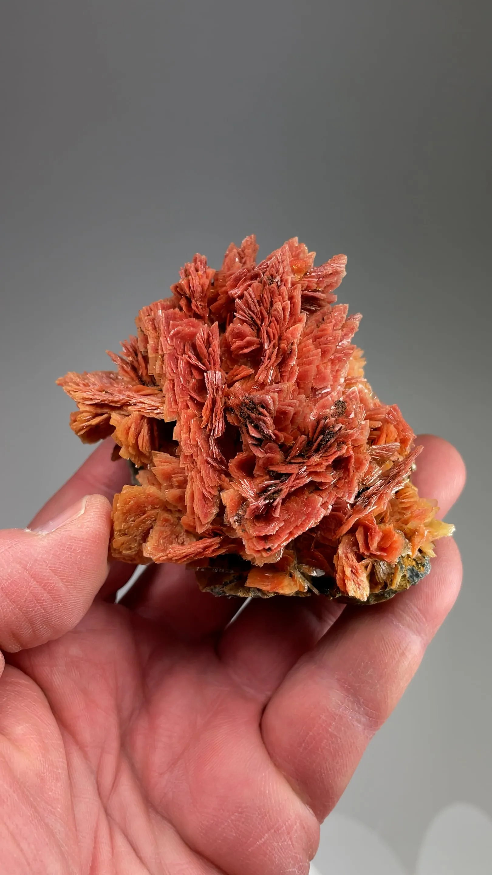 Barite with Realgar inclusions - image 2