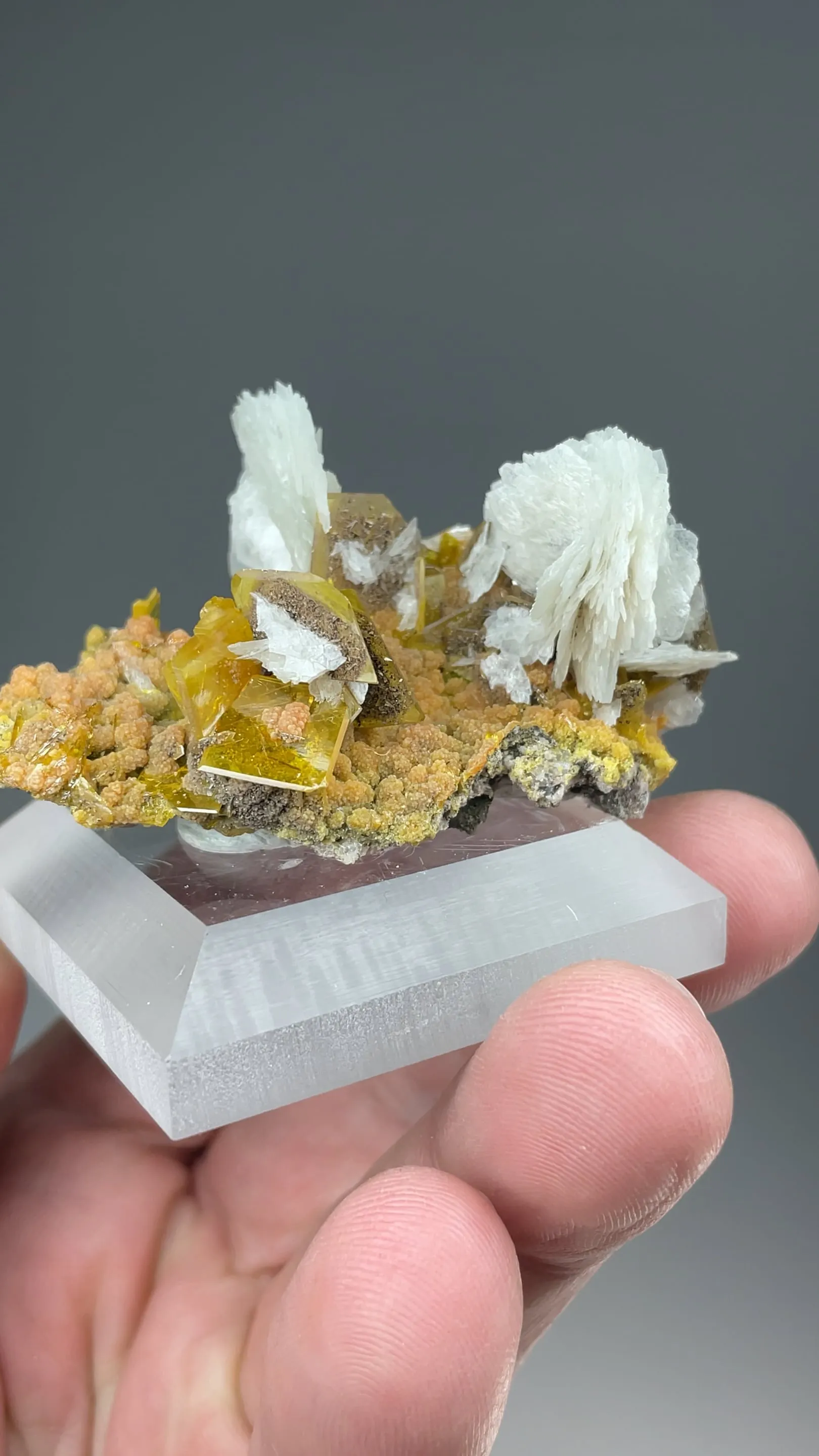 Barite with Wulfenite, Mimetite - image 2